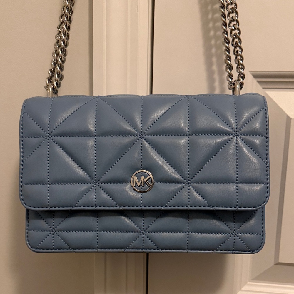 Michael Kors Blue Quilted Shoulder Bag with Silver Chain - Picture 2 of 8